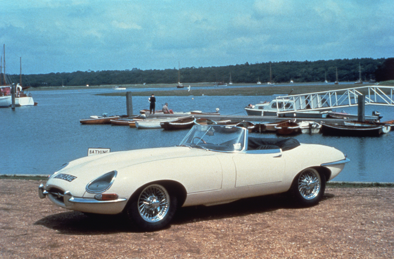 SMALL_75_YEARS_OF_JAGUAR_HISTORY_BROUGHT_TO_LIFE_-_E_TYPE_CONVERTIBLE
